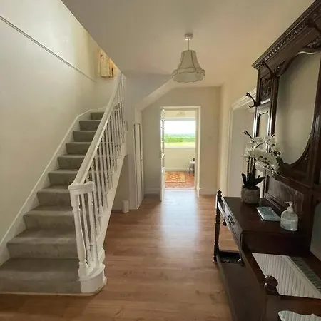 Beautiful An Hour's Drive From Four Irish Cities * Clonmel